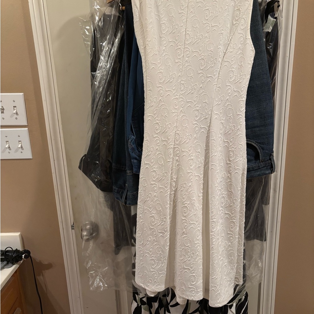 Sandra Darren White Lace Midi Dress